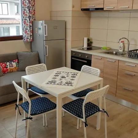 Bayview Apartment *